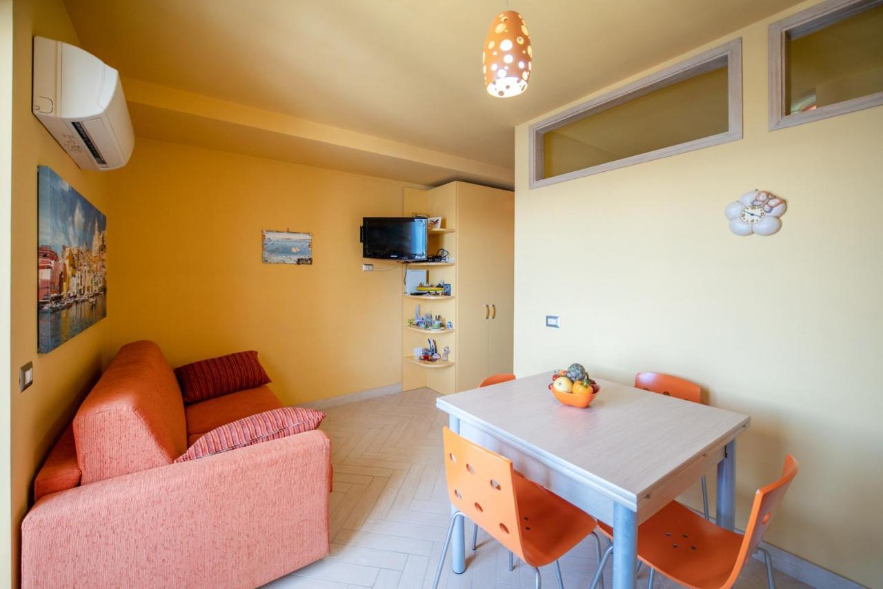 Casa Cinzia In Marina Di Corricella Vila Procida Exterior foto
