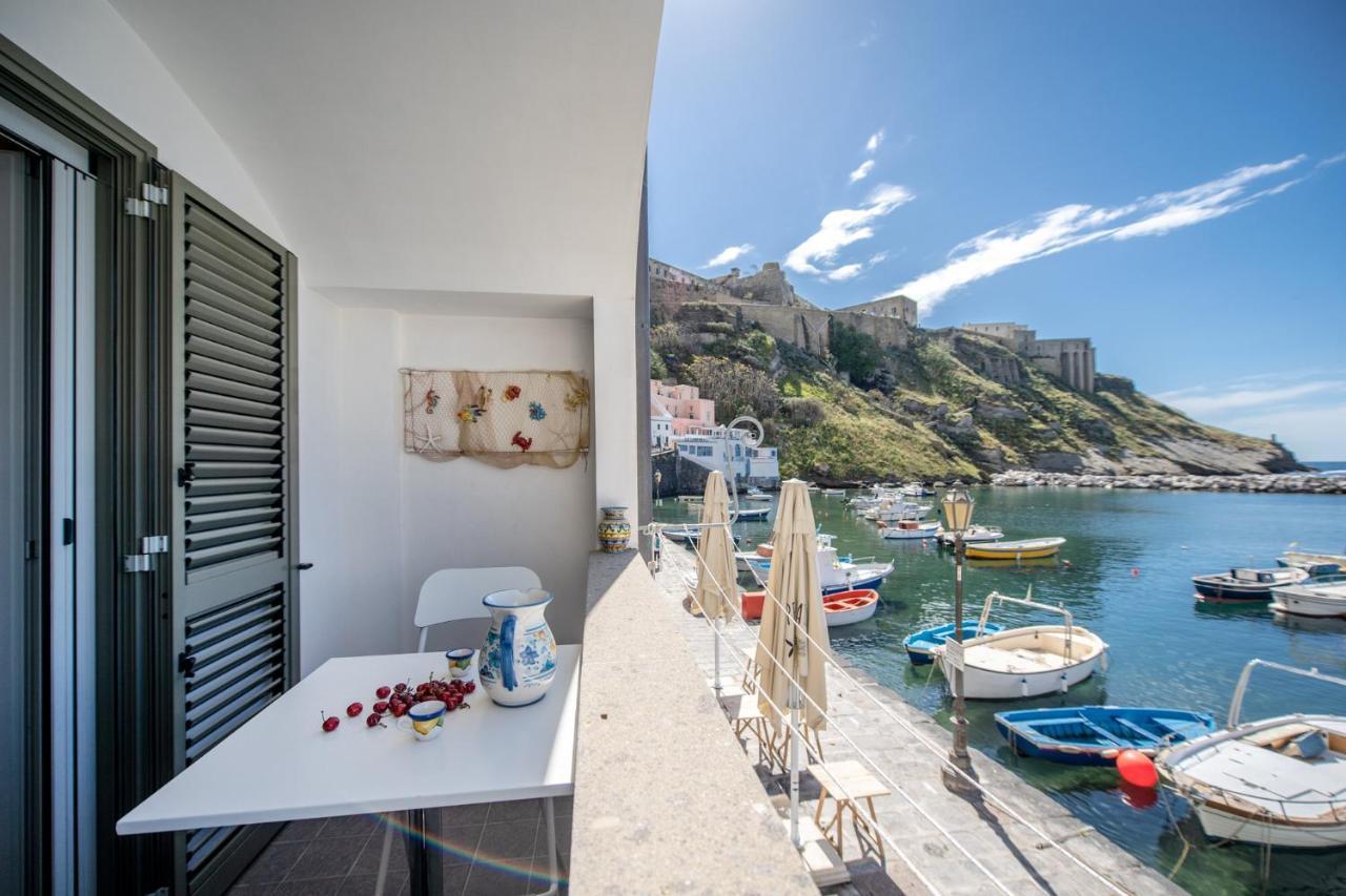 Casa Cinzia In Marina Di Corricella Vila Procida Exterior foto
