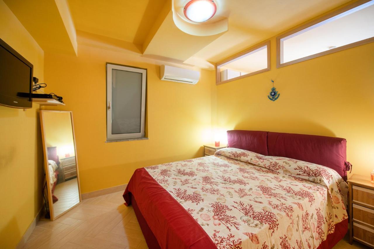 Casa Cinzia In Marina Di Corricella Vila Procida Exterior foto